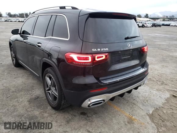 ✅ 2021 Mercedes-Benz GLB 250 • VIN: W1N4M4GB0MW129744 • Lot: 37269073. Wystawiony na Copart z przebiegiem 20 041 mil. Bezpłatny archiwum sprzedaży aukcyjnych z USA i szczegółowy raport historii pojazdu na DreamBid. Zdjęcie 2.