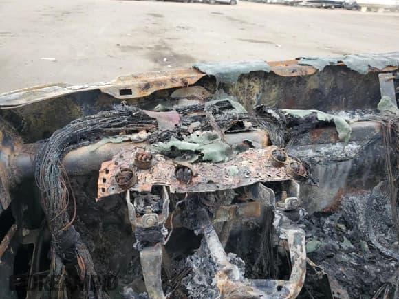 ✅ 2000 Ford F-150 XL • VIN: 2FTPX18L9YCA69708 • Лот: 74316454. Опубликован ранее на Copart с пробегом Не указан. Бесплатный доступ к архиву аукционных продаж из США и подробный отчёт об истории автомобиля на DreamBid. Изображение 9.