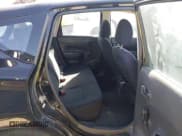 ✅ 2014 Nissan Note S Plus • VIN: 3N1CE2CP4EL378273 • Lot: 42451012. Wystawiony na IAAI z przebiegiem 104 839 mil. Bezpłatny archiwum sprzedaży aukcyjnych z USA i szczegółowy raport historii pojazdu na DreamBid. Zdjęcie 8.