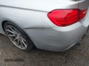 ✅ 2016 BMW 4 Series 435i xDrive • VIN: WBA3R5C55GK373053 • Lot: 43549985. Wystawiony na IAAI z przebiegiem 77 435 mil. Bezpłatny archiwum sprzedaży aukcyjnych z USA i szczegółowy raport historii pojazdu na DreamBid. Zdjęcie 18.