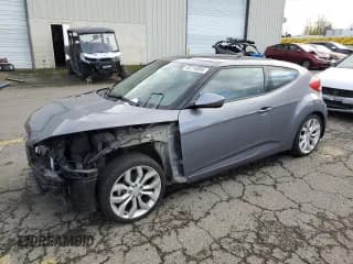 ✅ 2013 Hyundai Veloster w/Black Int • VIN: KMHTC6AD6DU155400 • Lot: 82214894. Wystawiony na Copart z przebiegiem 40 927 mil. Bezpłatny archiwum sprzedaży aukcyjnych z USA i szczegółowy raport historii pojazdu na DreamBid. Zdjęcie 1.