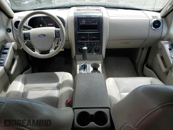 ✅ 2007 Ford Explorer XLT • VIN: 1FMEU73E17UB55732 • Lot: 56995235. Wystawiony na Copart z przebiegiem 163 847 mil. Bezpłatny archiwum sprzedaży aukcyjnych z USA i szczegółowy raport historii pojazdu na DreamBid. Zdjęcie 8.