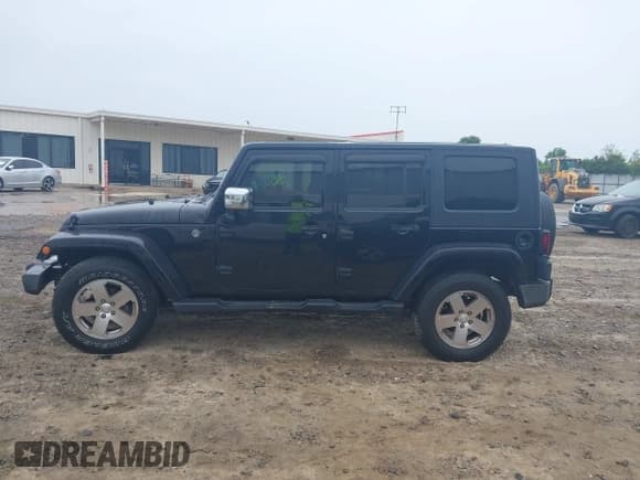 ✅ 2008 Jeep Wrangler Unlimited Sahara • VIN: 1J4GA59168L608758 • Lot: 42208426. Listed on IAAI with 212,132 mi. Free auction sales archive from the USA and detailed vehicle history report at DreamBid. Image 14.