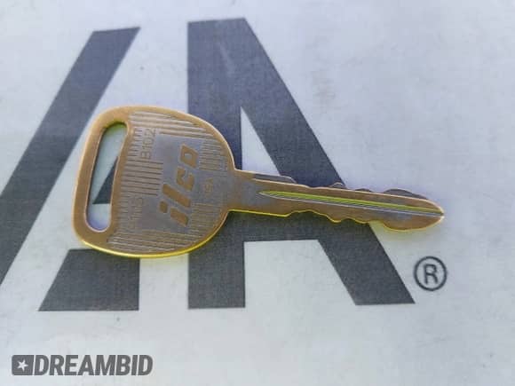 2004 Chevrolet Silverado 1500 LS with VIN 1GCEC19VX4Z316735, listed as a IAAI auction lot 43181327 with 161,094 mi miles and . Bid and sale history available at DreamBid. Image 11.