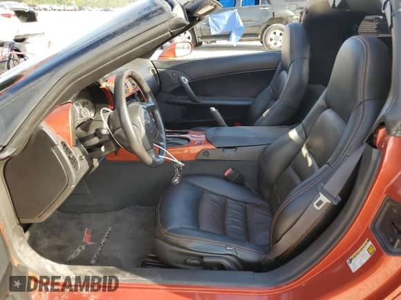 2005 Chevrolet Corvette с VIN 1G1YY24U655127956, выставлен на аукционе Copart как лот 72440104 с пробегом Не указан миль и Списание • Salvage title. История ставок и продаж доступна на DreamBid. Изображение 7.