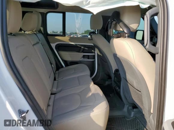 ✅ 2024 Land Rover Defender S • VIN: SALEJ7EX8R2332151 • Lot: 59149955. Listed on Copart with 14,429 mi. Free auction sales archive from the USA and detailed vehicle history report at DreamBid. Image 11.