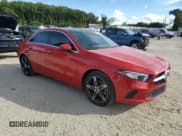 ✅ 2019 Mercedes-Benz A 220 • VIN: WDD3G4FB3KW018412 • Lot: 84763925. Wystawiony na Copart z przebiegiem 80 107 mil. Bezpłatny archiwum sprzedaży aukcyjnych z USA i szczegółowy raport historii pojazdu na DreamBid. Zdjęcie 4.