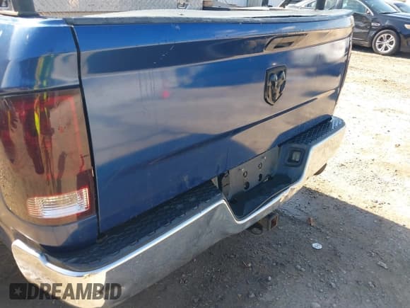 ✅ 2009 Dodge 1500 TRX • VIN: 1D3HB13P89S700689 • Lot: 41863623. Wystawiony na IAAI z przebiegiem 288 099 mil. Bezpłatny archiwum sprzedaży aukcyjnych z USA i szczegółowy raport historii pojazdu na DreamBid. Zdjęcie 6.