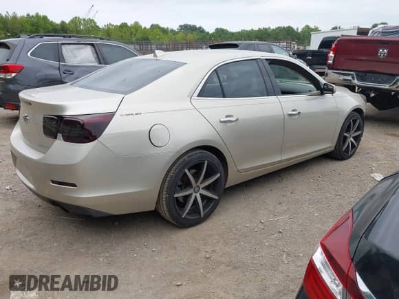 2013 Chevrolet Malibu LTZ with VIN 1G11J5SX6DF183134, listed as a IAAI auction lot 42903147 with 122,005 mi miles and . Bid and sale history available at DreamBid. Image 4.
