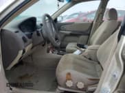 ✅ 2002 Mazda Protege DX • VIN: JM1BJ225321596499 • Lot: 76656714. Wystawiony na Copart z przebiegiem Nie podano. Bezpłatny archiwum sprzedaży aukcyjnych z USA i szczegółowy raport historii pojazdu na DreamBid. Zdjęcie 7.