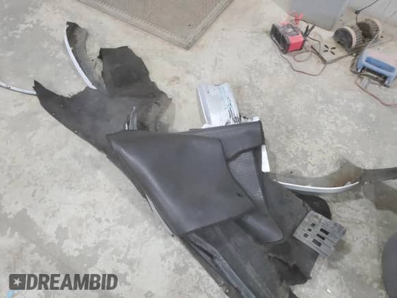 ✅ 2015 Hyundai Genesis 3.8L • VIN: KMHGN4JE5FU051489 • Lot: 67795175. Wystawiony na Copart z przebiegiem 162 934 mil. Bezpłatny archiwum sprzedaży aukcyjnych z USA i szczegółowy raport historii pojazdu na DreamBid. Zdjęcie 12.