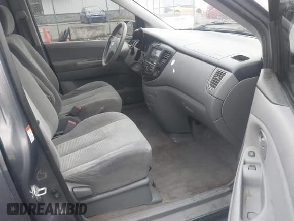 ✅ 2006 Mazda MPV LX • VIN: JM3LW28J960567666 • Lot: 43556672. Listed on IAAI with 204,031 mi. Free auction sales archive from the USA and detailed vehicle history report at DreamBid. Image 17.