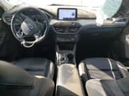 ✅ 2021 Ford Escape SEL • VIN: 1FMCU0H6XMUA57181 • Lot: 49825065. Wystawiony na Copart z przebiegiem 80 293 mil. Bezpłatny archiwum sprzedaży aukcyjnych z USA i szczegółowy raport historii pojazdu na DreamBid. Zdjęcie 8.