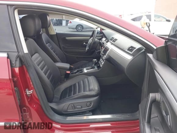 ✅ 2013 Volkswagen CC R-Line • VIN: WVWBN7AN7DE564427 • Lot: 42274303. Wystawiony na IAAI z przebiegiem 61 758 mil. Bezpłatny archiwum sprzedaży aukcyjnych z USA i szczegółowy raport historii pojazdu na DreamBid. Zdjęcie 5.