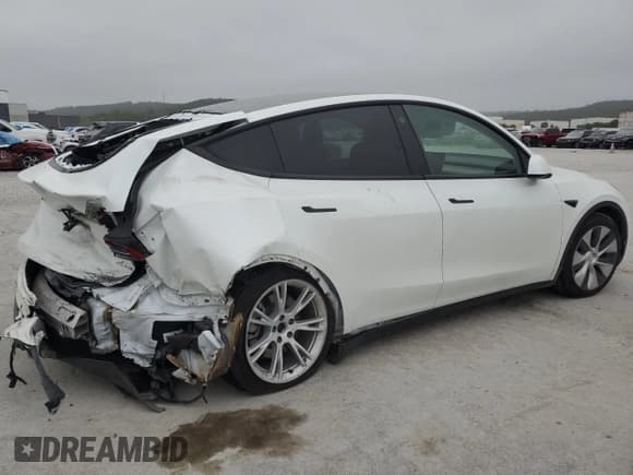 ✅ 2022 Tesla Model Y Long Range • VIN: 7SAYGDEE8NF372420 • Лот: 85724785. Опубликован ранее на Copart с пробегом 51 139 миль. Бесплатный доступ к архиву аукционных продаж из США и подробный отчёт об истории автомобиля на DreamBid. Изображение 3.