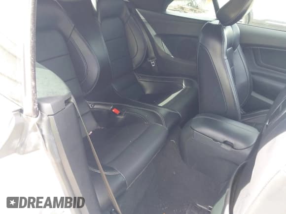 ✅ 2020 Ford Mustang EcoBoost Premium • VIN: 1FATP8UH7L5126473 • Lot: 43405791. Wystawiony na IAAI z przebiegiem 55 771 mil. Bezpłatny archiwum sprzedaży aukcyjnych z USA i szczegółowy raport historii pojazdu na DreamBid. Zdjęcie 8.