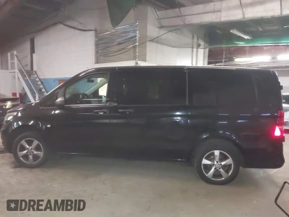 ✅ 2018 Mercedes-Benz Metris Passenger • VIN: WD4PG2EEXJ3395384 • Lot: 43877420. Listed on IAAI with 272,097 mi. Free auction sales archive from the USA and detailed vehicle history report at DreamBid. Image 14.