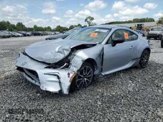 ✅ 2023 Toyota 86 • VIN: JF1ZNBC15P8766266 • Лот: 69087615. Опубликован ранее на Copart с пробегом Не указан. Бесплатный доступ к архиву аукционных продаж из США и подробный отчёт об истории автомобиля на DreamBid. Изображение 1.