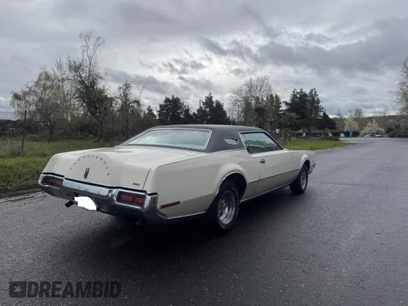 ✅ 1972 Lincoln Continental • VIN: 2Y89A846593 • Лот: 51490625. Опубликован ранее на Copart с пробегом 44 710 миль. Бесплатный доступ к архиву аукционных продаж из США и подробный отчёт об истории автомобиля на DreamBid. Изображение 4.