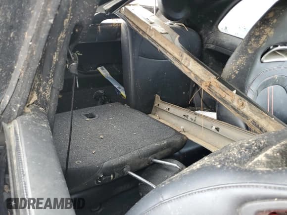 ✅ 2017 FIAT 500 Abarth • VIN: 3C3CFFJH5HT569643 • Lot: 58528625. Wystawiony na Copart z przebiegiem Nie podano. Bezpłatny archiwum sprzedaży aukcyjnych z USA i szczegółowy raport historii pojazdu na DreamBid. Zdjęcie 10.