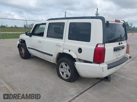 ✅ 2008 Jeep Commander Sport • VIN: 1J8HH48KX8C115328 • Lot: 42139929. Listed on IAAI with 118,218 mi. Free auction sales archive from the USA and detailed vehicle history report at DreamBid. Image 6.