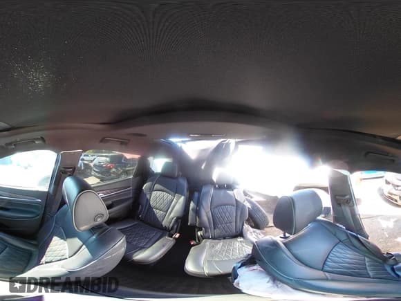 ✅ 2024 Buick Enclave Avenir • VIN: 5GAEVCKW9RJ109897 • Lot: 43427762. Wystawiony na IAAI z przebiegiem Nie podano. Bezpłatny archiwum sprzedaży aukcyjnych z USA i szczegółowy raport historii pojazdu na DreamBid. Zdjęcie 18.