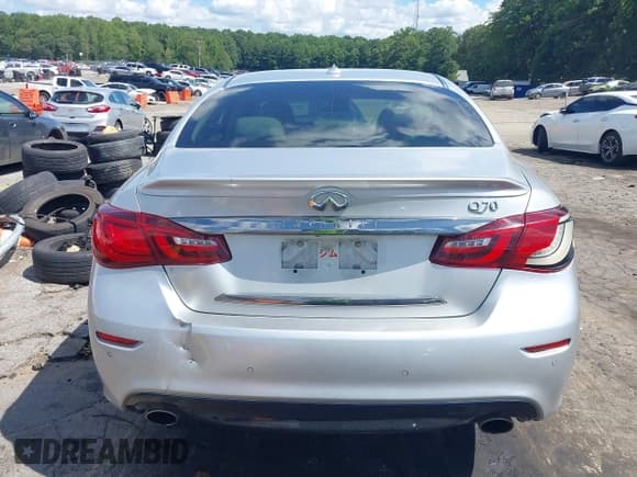 ✅ 2016 Infiniti Q70 • VIN: JN1BY1AP0GM220005 • Lot: 42830614. Listed on IAAI with 126,232 mi. Free auction sales archive from the USA and detailed vehicle history report at DreamBid. Image 16.
