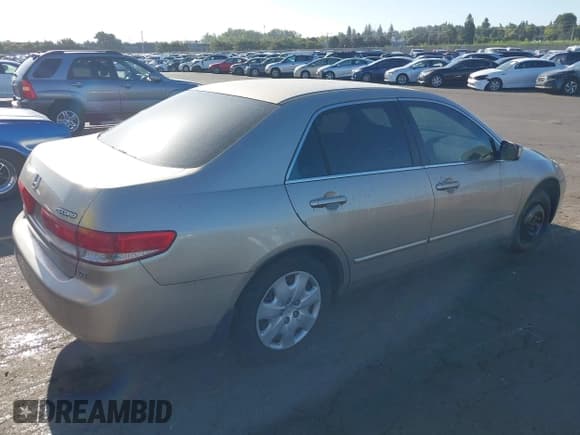 ✅ 2003 Honda Accord LX • VIN: 1HGCM66303A079689 • Лот: 42989732. Опубликован ранее на IAAI с пробегом 188 817 миль. Бесплатный доступ к архиву аукционных продаж из США и подробный отчёт об истории автомобиля на DreamBid. Изображение 4.
