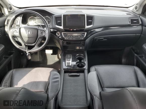 ✅ 2020 Honda Ridgeline RTL-E • VIN: 5FPYK3F73LB007802 • Lot: 82709395. Listed on Copart with 108,282 mi. Free auction sales archive from the USA and detailed vehicle history report at DreamBid. Image 8.