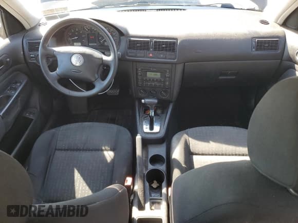 ✅ 2006 Volkswagen Golf GL • VIN: 9BWFL61JX64000557 • Лот: 81768375. Опубликован ранее на Copart с пробегом 128 537 миль. Бесплатный доступ к архиву аукционных продаж из США и подробный отчёт об истории автомобиля на DreamBid. Изображение 8.