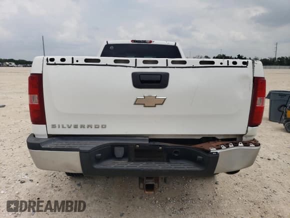 ✅ 2009 Chevrolet Silverado 2500HD Work Truck • VIN: 1GCHC49K29E109971 • Лот: 54607675. Опубликован ранее на Copart с пробегом 306 048 миль. Бесплатный доступ к архиву аукционных продаж из США и подробный отчёт об истории автомобиля на DreamBid. Изображение 6.