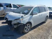 ✅ 2015 Toyota Sienna LE AAS • VIN: 5TDKK3DC3FS672570 • Lot: 42824951. Listed on IAAI with 112,476 mi. Free auction sales archive from the USA and detailed vehicle history report at DreamBid. Image 2.