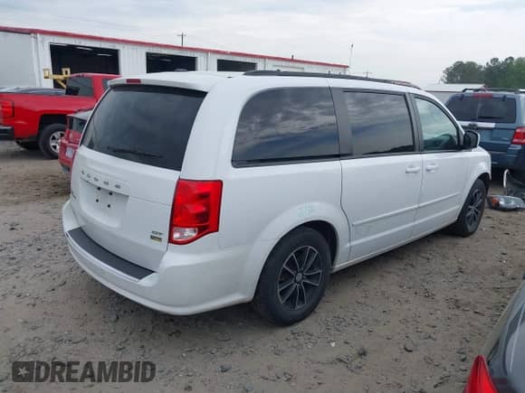 2017 Dodge Grand Caravan GT с VIN 2C4RDGEG5HR792397, выставлен на аукционе IAAI как лот 41787244 с пробегом 124 297 миль миль и . История ставок и продаж доступна на DreamBid. Изображение 4.