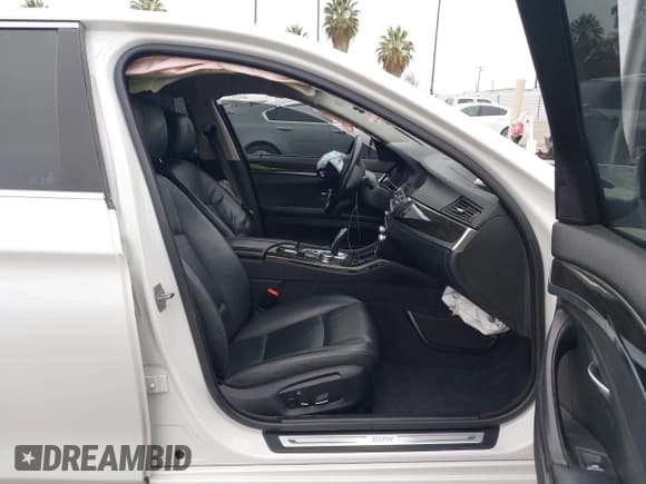 ✅ 2016 BMW 5 Series 535i • VIN: WBA5B1C59GG551362 • Lot: 43806322. Listed on IAAI with 103,957 mi. Free auction sales archive from the USA and detailed vehicle history report at DreamBid. Image 5.