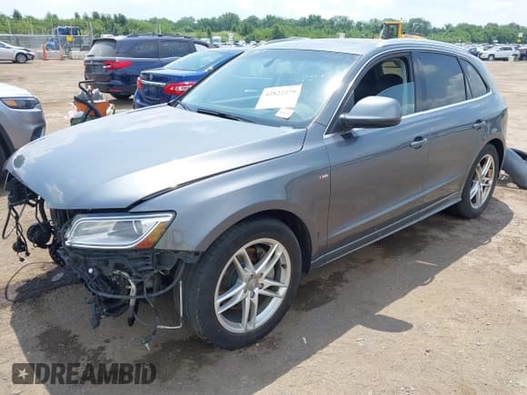 ✅ 2014 Audi Q5 Premium Plus • VIN: WA1DGAFP4EA130611 • Lot: 42822279. Listed on IAAI with 178,029 mi. Free auction sales archive from the USA and detailed vehicle history report at DreamBid. Image 20.