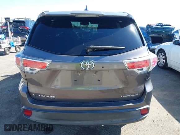 ✅ 2015 Toyota Highlander Limited • VIN: 5TDDKRFH0FS122165 • Lot: 43090012. Listed on IAAI with 108,302 mi. Free auction sales archive from the USA and detailed vehicle history report at DreamBid. Image 17.