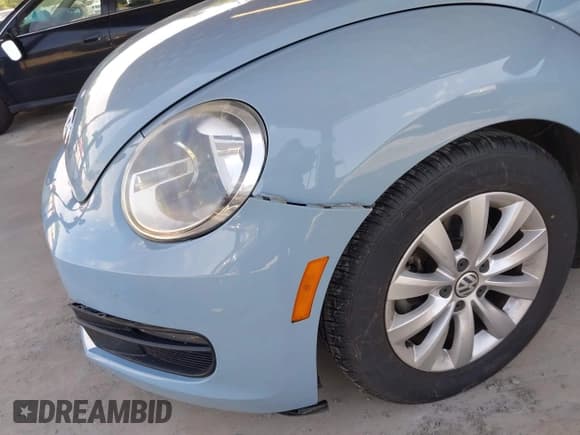 ✅ 2015 Volkswagen Beetle Fleet Edition • VIN: 3VWF17AT8FM610580 • Lot: 42282020. Listed on IAAI with 190,352 mi. Free auction sales archive from the USA and detailed vehicle history report at DreamBid. Image 17.
