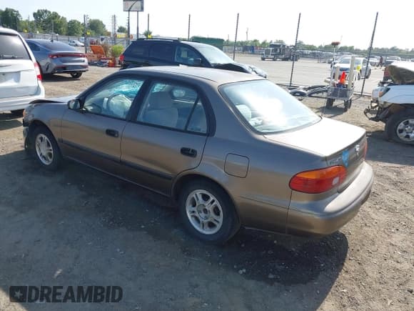 ✅ 2000 Chevrolet Prizm • VIN: 1Y1SK5280YZ426387 • Lot: 42804574. Listed on IAAI with 175,523 mi. Free auction sales archive from the USA and detailed vehicle history report at DreamBid. Image 3.