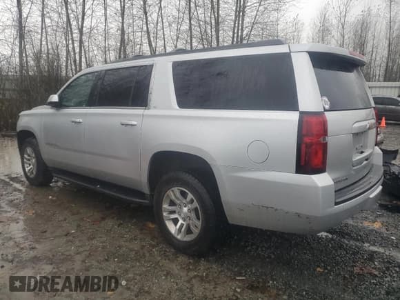 ✅ 2020 Chevrolet Suburban LT • VIN: 1GNSKHKC7LR127411 • Lot: 80985644. Wystawiony na Copart z przebiegiem 95 760 mil. Bezpłatny archiwum sprzedaży aukcyjnych z USA i szczegółowy raport historii pojazdu na DreamBid. Zdjęcie 2.