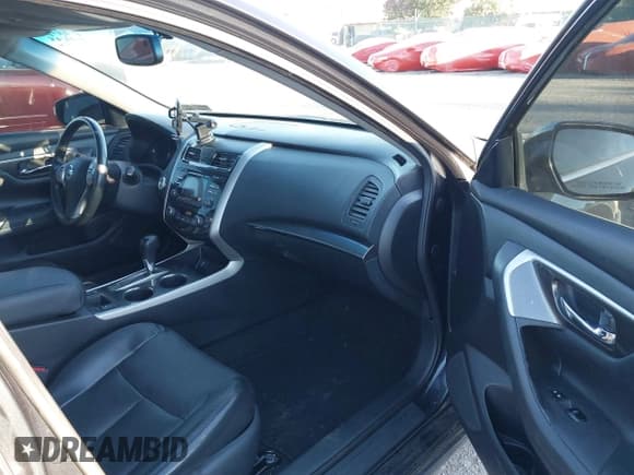 ✅ 2015 Nissan Altima SV • VIN: 1N4AL3AP0FC108592 • Lot: 43475219. Wystawiony na IAAI z przebiegiem 158 075 mil. Bezpłatny archiwum sprzedaży aukcyjnych z USA i szczegółowy raport historii pojazdu na DreamBid. Zdjęcie 5.