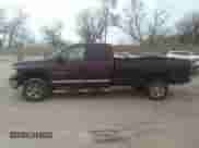 2005 Dodge 3500 SLT z VIN 3D7LS38C65G768954, wystawiony jako IAAI lot #40947309 z przebiegiem 262 829 mil mil oraz . Historia ofert i sprzedaży dostępna na DreamBid. Obrazek 14.
