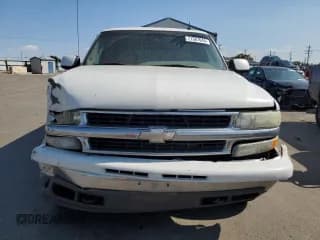 ✅ 2003 Chevrolet Suburban Z71 • VIN: 3GNFK16Z93G217263 • Lot: 71387644. Wystawiony na Copart z przebiegiem 260 738 mil. Bezpłatny archiwum sprzedaży aukcyjnych z USA i szczegółowy raport historii pojazdu na DreamBid. Zdjęcie 5.