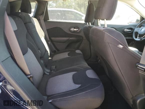 ✅ 2016 Jeep Cherokee Sport • VIN: 1C4PJLAB8GW200693 • Lot: 92568545. Listed on Copart with 122,867 mi. Free auction sales archive from the USA and detailed vehicle history report at DreamBid. Image 11.