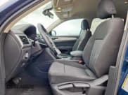 ✅ 2019 Volkswagen Atlas S • VIN: 1V2AP2CA0KC572878 • Lot: 59798755. Wystawiony na Copart z przebiegiem 71 150 mil. Bezpłatny archiwum sprzedaży aukcyjnych z USA i szczegółowy raport historii pojazdu na DreamBid. Zdjęcie 7.