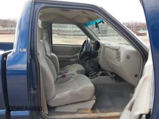 ✅ 2000 Chevrolet S-10 LS • VIN: 1GCCS145XYK251420 • Лот: 41415213. Опубликован ранее на IAAI с пробегом 145 683 миль. Бесплатный доступ к архиву аукционных продаж из США и подробный отчёт об истории автомобиля на DreamBid. Изображение 5.