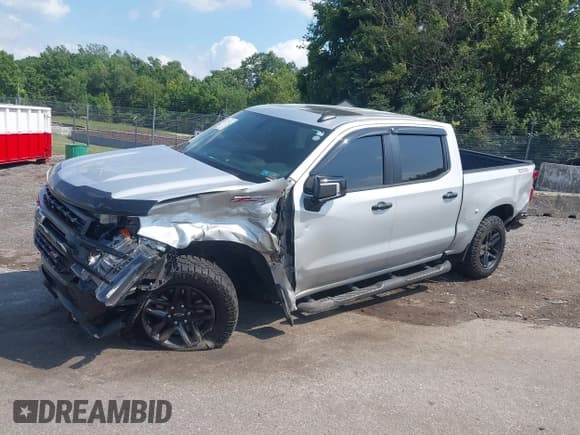 ✅ 2020 Chevrolet Silverado 1500 LT Trail Boss • VIN: 1GCPYFED3LZ190222 • Lot: 42757917. Wystawiony na IAAI z przebiegiem Nie podano. Bezpłatny archiwum sprzedaży aukcyjnych z USA i szczegółowy raport historii pojazdu na DreamBid. Zdjęcie 18.