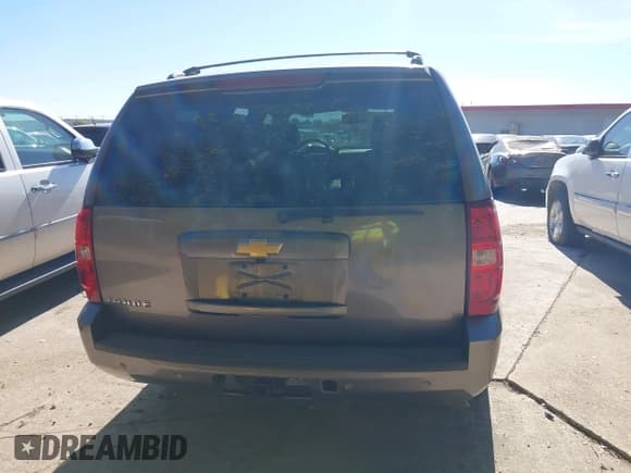 ✅ 2013 Chevrolet Tahoe LT • VIN: 1GNSCBE03DR337582 • Lot: 43650392. Wystawiony na IAAI z przebiegiem Nie podano. Bezpłatny archiwum sprzedaży aukcyjnych z USA i szczegółowy raport historii pojazdu na DreamBid. Zdjęcie 15.