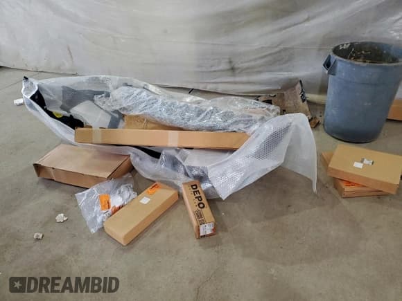 ✅ 2018 Land Rover Range Rover Sport • VIN: SALWR2RE6JA800056 • Lot: 92567345. Wystawiony na Copart z przebiegiem 73 582 mil. Bezpłatny archiwum sprzedaży aukcyjnych z USA i szczegółowy raport historii pojazdu na DreamBid. Zdjęcie 13.