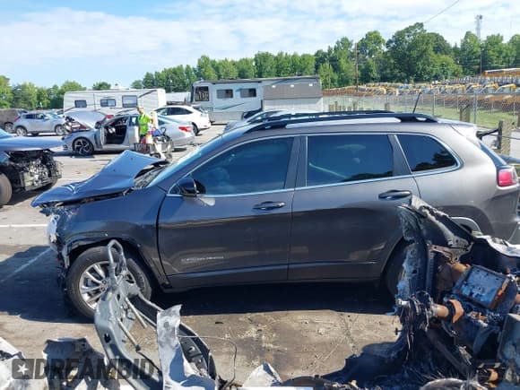 ✅ 2022 Jeep Cherokee Latitude Lux • VIN: 1C4PJLMX3ND516695 • Lot: 42902034. Listed on IAAI with 28,683 mi. Free auction sales archive from the USA and detailed vehicle history report at DreamBid. Image 15.