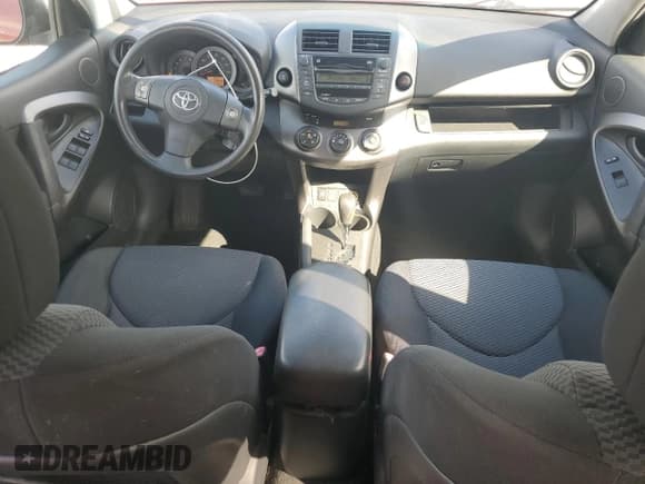 ✅ 2009 Toyota RAV4 Sport • VIN: JTMBK32VX9D001188 • Lot: 92007045. Wystawiony na Copart z przebiegiem 148 824 mil. Bezpłatny archiwum sprzedaży aukcyjnych z USA i szczegółowy raport historii pojazdu na DreamBid. Zdjęcie 8.